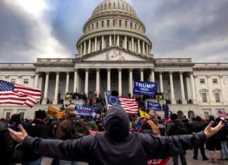 Trump perdoa réus pelo ataque ao Capitólio