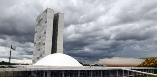 Senado avalia ampliar isenção do IR para rendas de até R$ 10 mil