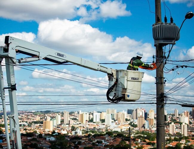 1739186672_Distribuicao.-Manutencao-de-rede.-Foto-Divulgacao-Neoenergia-7.jpg