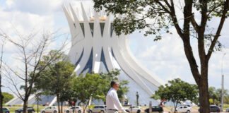Patinetes elétricas compartilhadas são sucesso no DF; veja como circular de forma segura