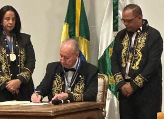 Médico Ivan Castelli assume cadeira na Academia de Ciências, Artes, História e Literatura