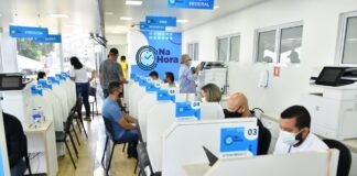 Estante Livre leva acesso a livros a postos do Na Hora