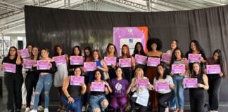 GDF entrega certificados de cursos profissionalizantes para mulheres em Samambaia