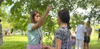 Escola Alma de Benzedeiras realiza cerimônia para mais de 200 pessoas e pets no Parque da Asa Sul