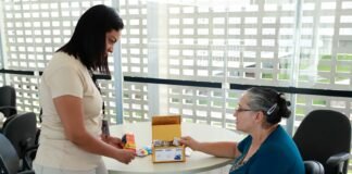 UBS 5 do Riacho Fundo II auxilia idosos no uso correto de medicamentos