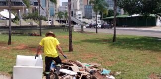 Equipes do GDF reforçam a limpeza de vias e áreas do circuito carnavalesco da capital