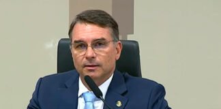 Flávio Bolsonaro (PL) cobra CPI do Banco Master após operação contra Ciro Nogueira