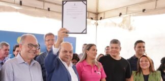 Ao lado de Ibaneis, Daniel Donizet inaugura pavimentação de vicinais na área rural do Gama