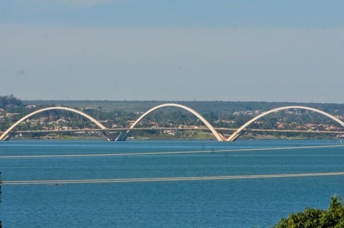 1743430094_Ponte-JK_Foto-Acacio-Pinheiro-1200x797.jpeg