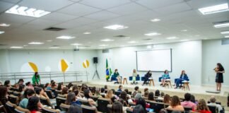 Servidores da rede pública do DF recebem capacitação em saúde mental