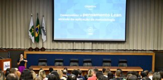 Servidores recebem treinamento para otimizar processos e reduzir desperdícios em unidades de saúde