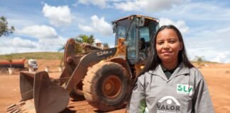 Mulheres se destacam na limpeza urbana do Distrito Federal