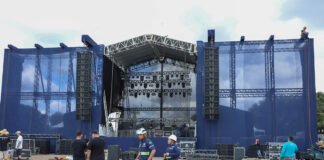 Praça da Bíblia, em Ceilândia, recebe estrutura de evento que terá transmissão do jogo do Brasil