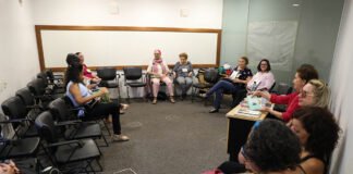 Clube de leitura na Biblioteca Nacional de Brasília promove inclusão e interação do público 60+
