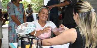 Emoção marca entrega de óculos a 157 idosos em Planaltina