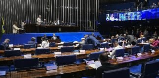Senado pauta mudança na inelegibilidade para políticos nesta terça (18)