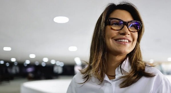 TCU arquiva pedido de Gayer para investigar viagens de Janja