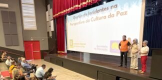 Professores participam de oficinas para a promoção de cultura de paz nas escolas
