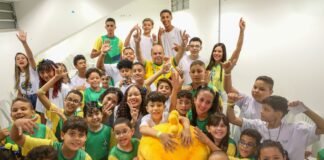 Em noite emocionante, pacientes do Hospital da Criança de Brasília entram em campo com as seleções do Brasil e da Colômbia