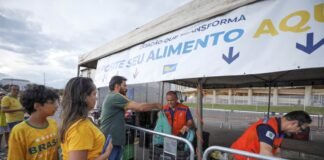 Goleada de solidariedade: ingressos sociais para jogo do Brasil garantem comida a quem precisa