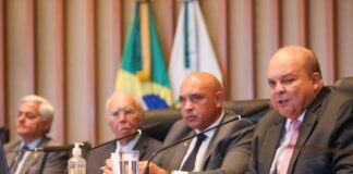 Ibaneis Rocha destaca papel do ex-presidente Sarney na democracia do país