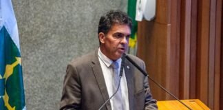 Ricardo Vale pede asfalto em Nova Colina; Morro da Cruz elogia pavimentação da Zumbi dos Palmares