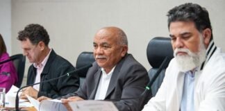 Comissão aprova PLs que regulam serviços de saúde, comércio e energia