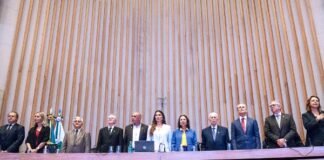 Personagens históricos da política de Brasília são homenageados no plenário da CLDF