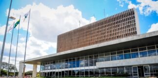 Governadora em exercício realiza procedimento médico e retoma as atividades