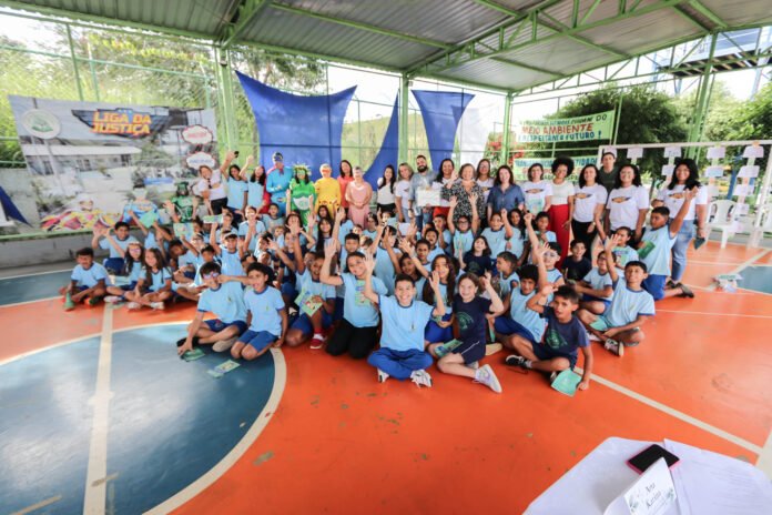 Escola-Classe-Kanegae-brilha-em-premiacao-do-13o-Concurso-de-Desenho-e-Redacao-da-CGU-foto-capa.jpg