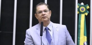 Líder do PL vai divulgar nome de quem aderiu ao pedido de anistia