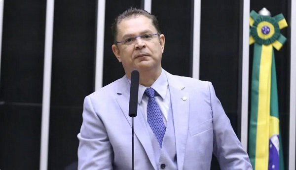 Líder do PL vai divulgar nome de quem aderiu ao pedido de anistia