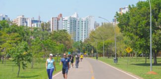 Confira o que abre e o que fecha no feriado prolongado da Semana Santa e do aniversário de Brasília