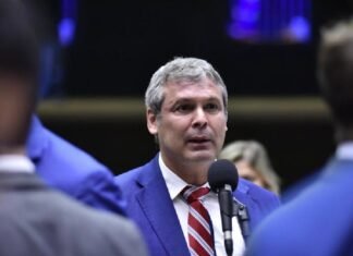 Lindbergh: “Quem assinou anistia decidiu romper com o governo”