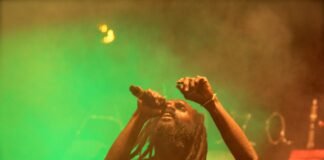Projeto oferece curso gratuito a jovens de São Sebastião que querem viver de música