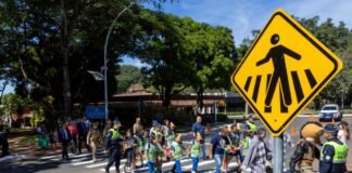 Local da primeira faixa de pedestre implantada no DF tem ação educativa nesta terça (1º/4)