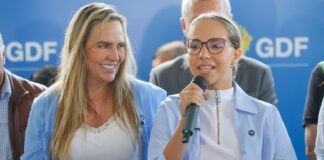 De aluna a governadora por um dia: estudante da rede pública vive bastidores do poder no DF