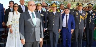 Troca da Bandeira atrai brasilienses e turistas em celebração aos 65 anos de Brasília