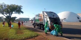 Limpeza urbana foi reforçada durante o feriado da Semana Santa e do aniversário de Brasília