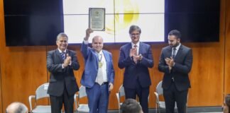 Governador Ibaneis Rocha toma posse na Academia Brasiliense de Direito