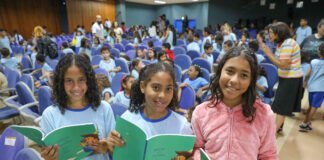 Nova versão de livro sobre educação patrimonial é lançada em escola pública do DF