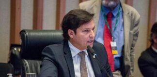 Robério Negreiros propõe vacina de alta dose contra influenza e VSR para idosos pelo SUS