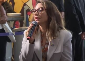AGU dá 24h para redes sociais removerem notícias falsas sobre Janja