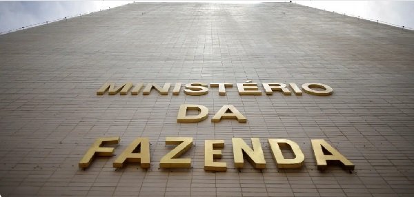 Fazenda volta atrás e mantém zero IOF para fundos que investem no exterior