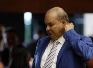 Cerimonial do Buriti manda mais que o governador?