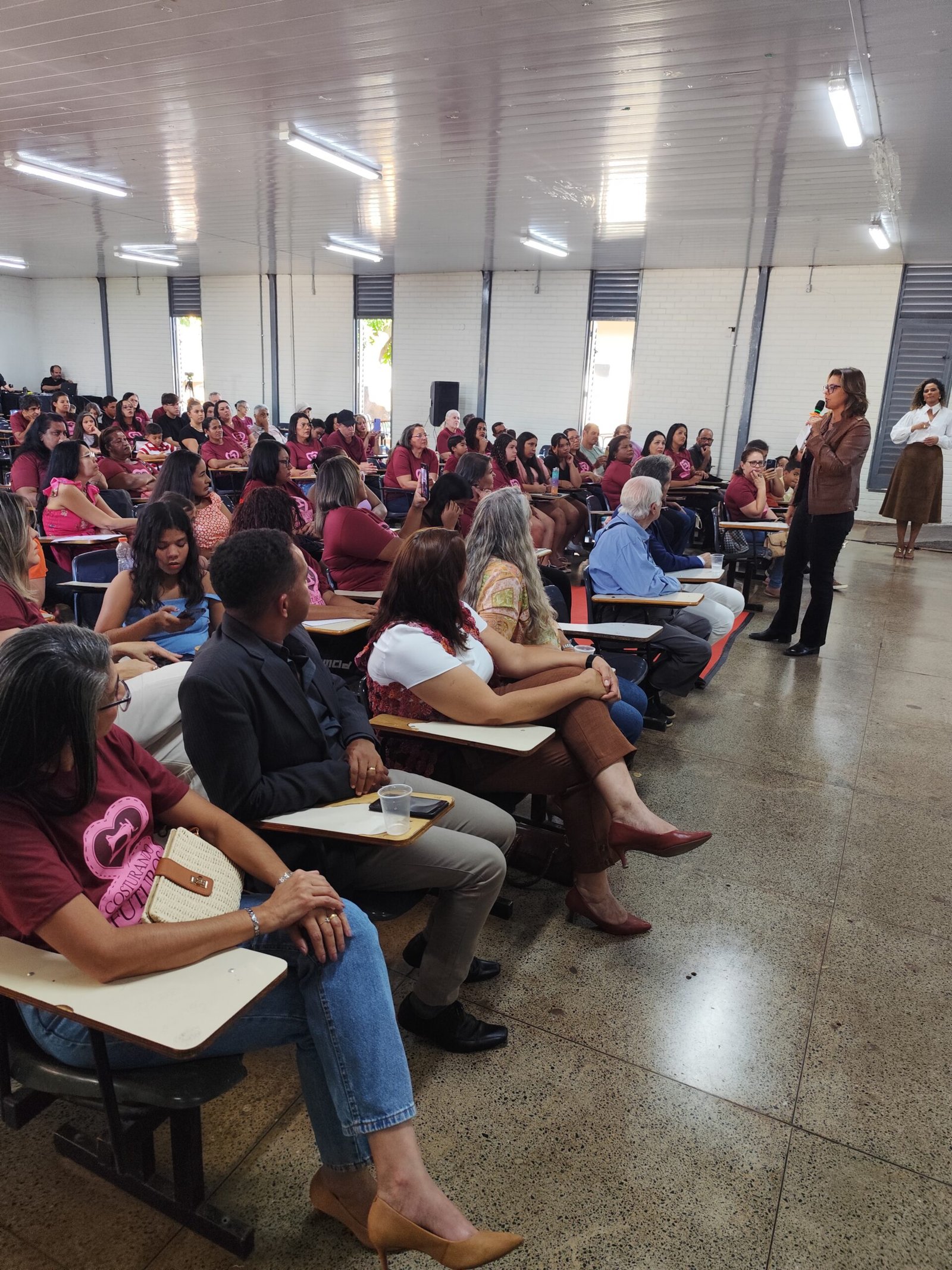 Projeto “Costurando Futuros” celebra formatura de alunos em Planaltina com presença da senadora Leila do Vôlei