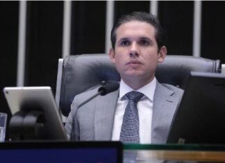 Motta convoca reunião de emergência após operação da PF no Congresso