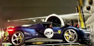 Ferrari rara de R$ 12 milhões chega ao Brasil em voo fretado.