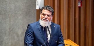 Magno argumenta que há recurso para reajuste de professores