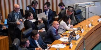 Câmara Legislativa derruba 25 vetos a projetos de lei